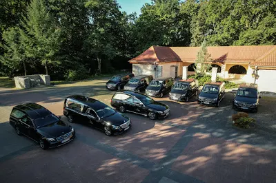 Universum Usługi Pogrzebowe Poznań, Zakład pogrzebowy